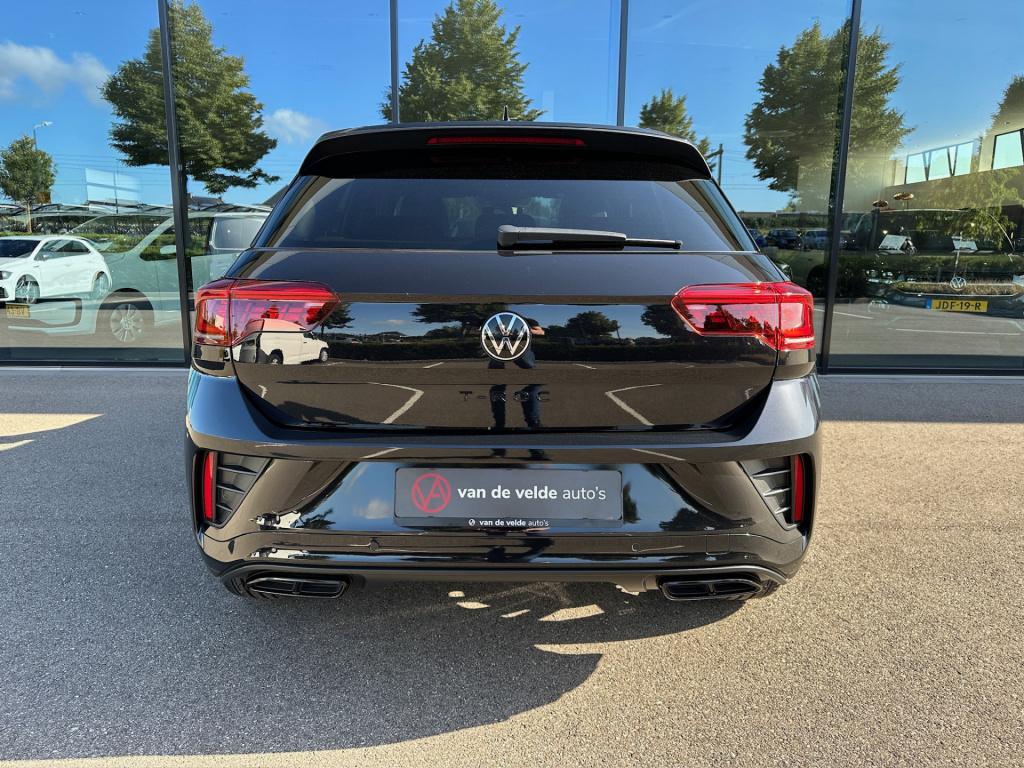 Volkswagen T-roc 1.5 tsi 150pk r-line | black style | keyless | navi | adap