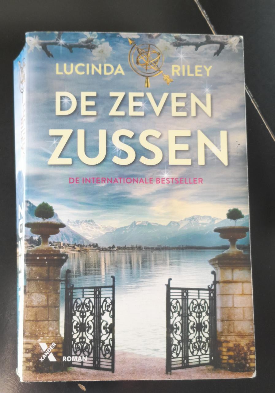 Serie De zeven zussen van Lucinda Riley.