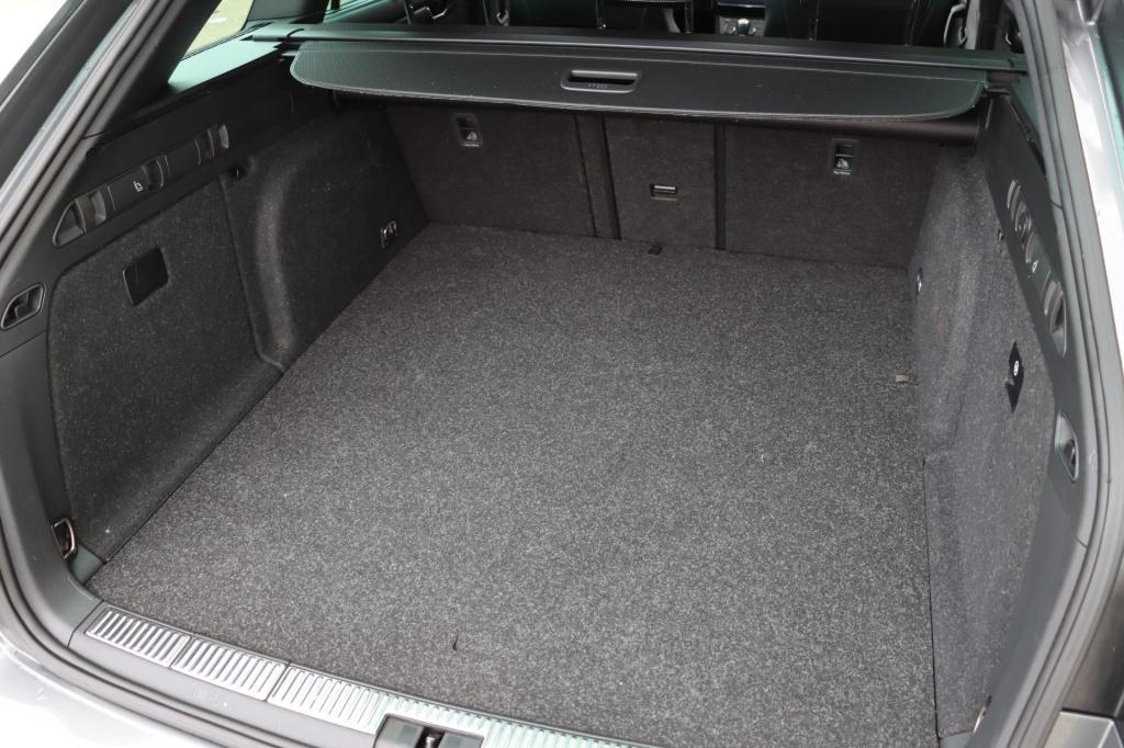 Skoda Superb combi 1.4 tsi iv sportline business 218pk | soh 94,8% |