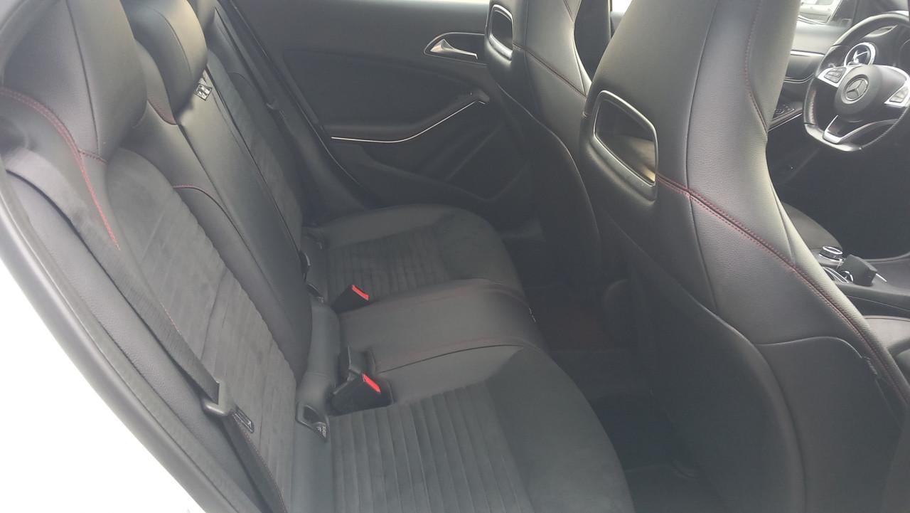 Mercedes GLA Klasse 180 AMG Automaat 2016 airco Panorama 19inch navigatie