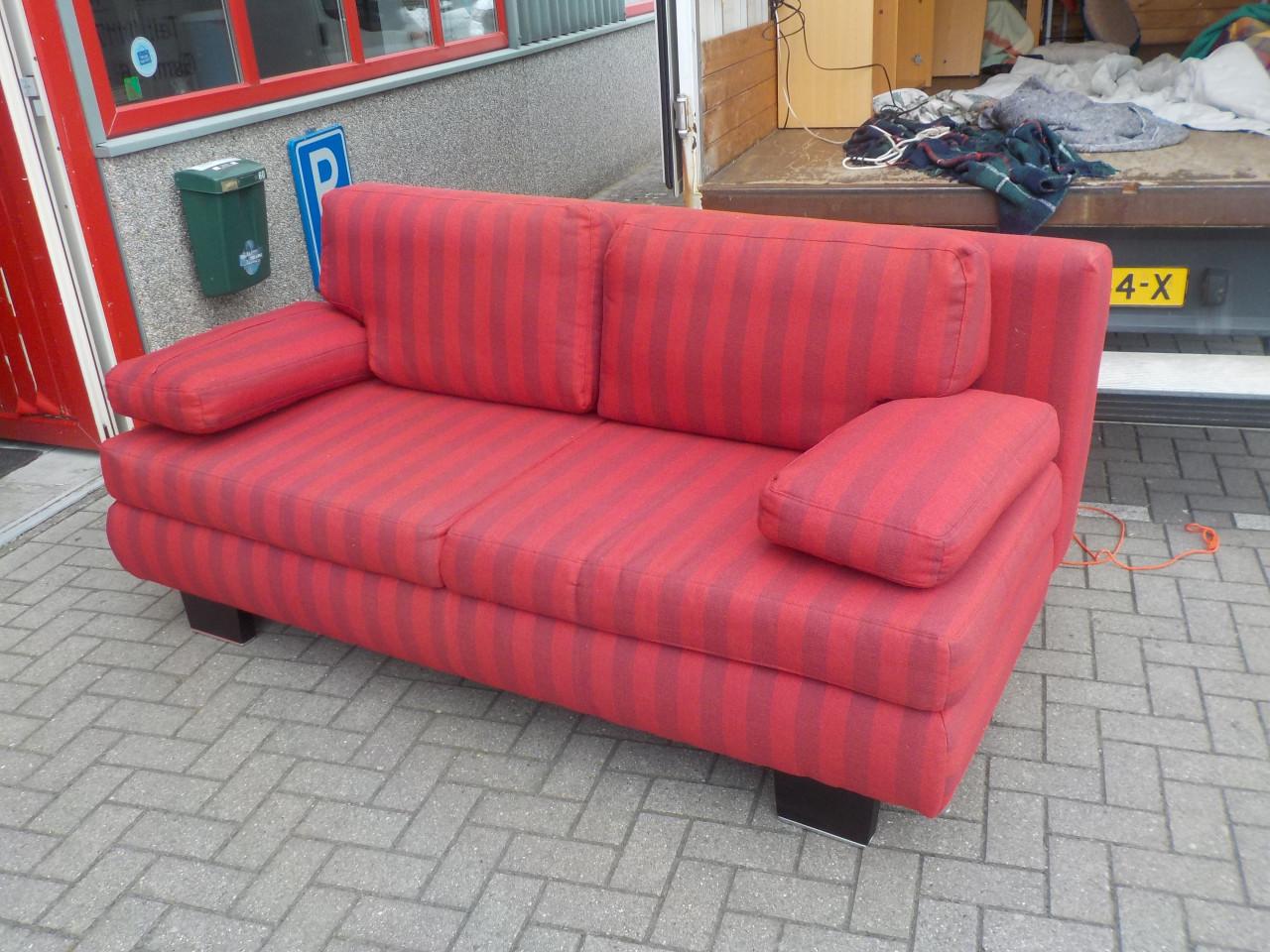 Mooie kwaliteit extra grote slaapbank in vrijwel nieuw staat 200 x 150 cm