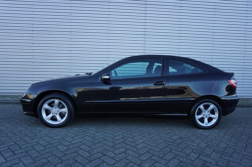 Mercedes-Benz C-Klasse sportcoupé 180 k. automaat - airco / cruise / elektr