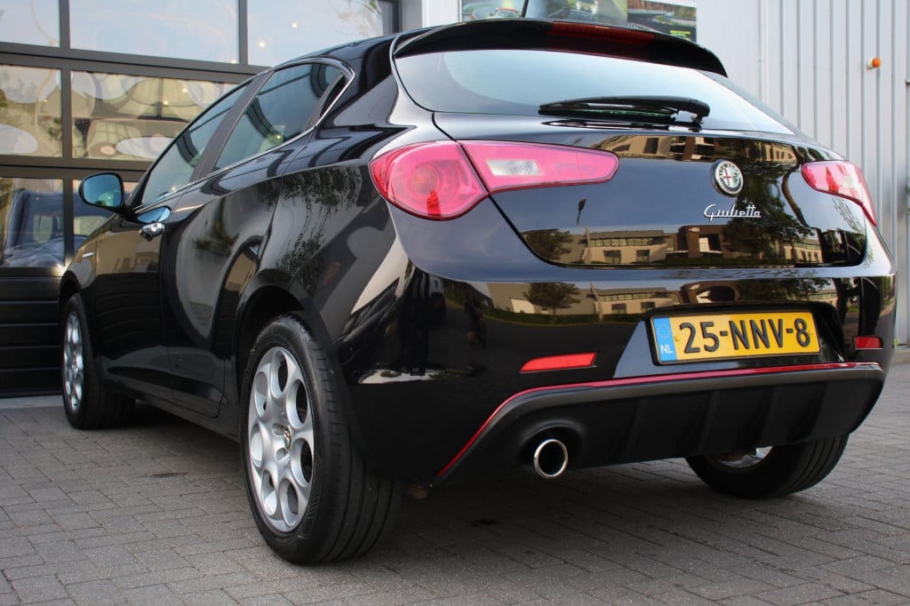 Alfa Romeo Giulietta 1.4 t distinctive - airco - cruise control -dealer oh!