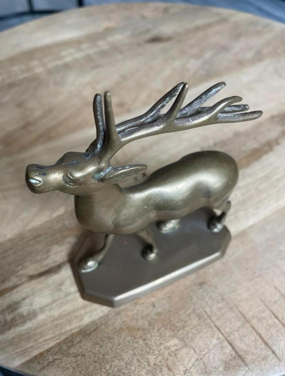 Bronzen beeldje hert