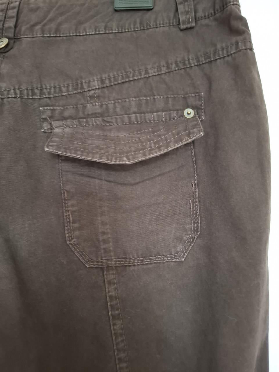 Miss Etam broek extra zakken en leuke details. Bruin. Maat 44