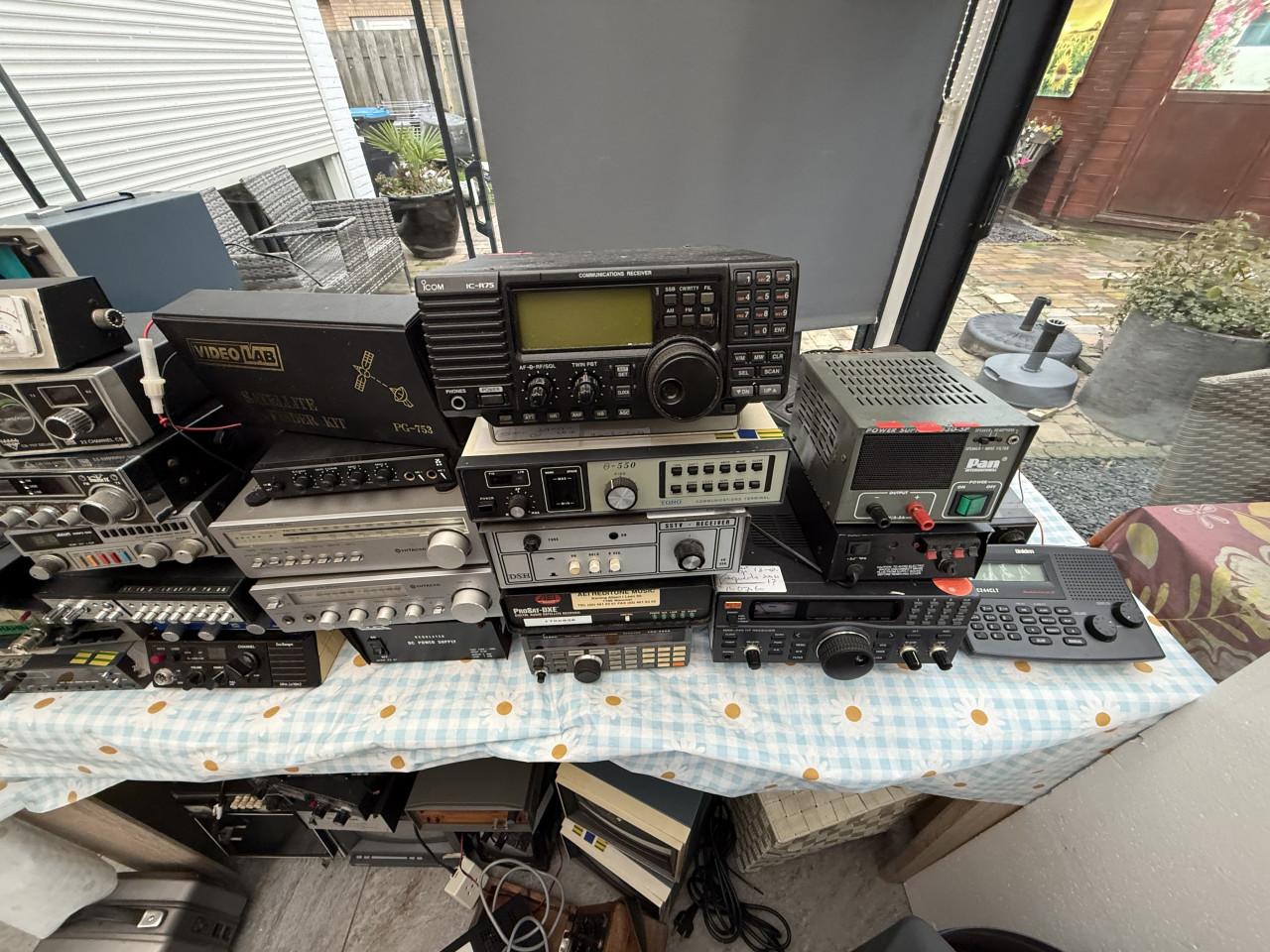 Diverse zendamateur apparatuur