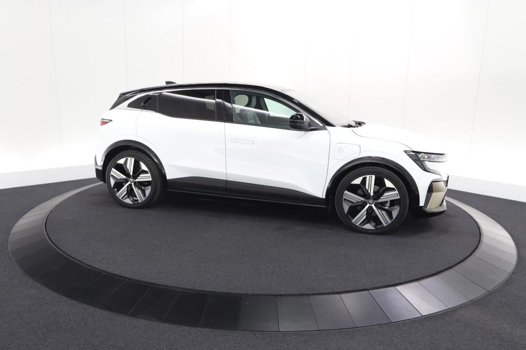 Renault Megane E-tech ev60 optimum charge iconic | 360 camera | harman kard