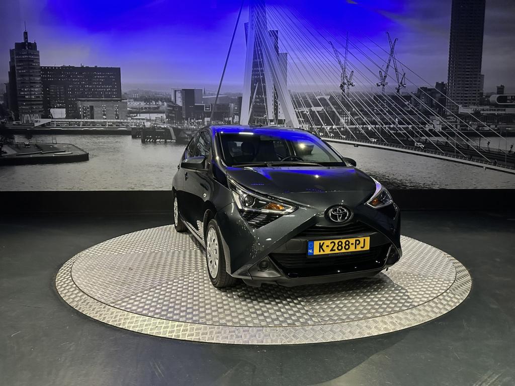 Toyota Aygo 1.0 vvt-i x-play *camera*carplay*