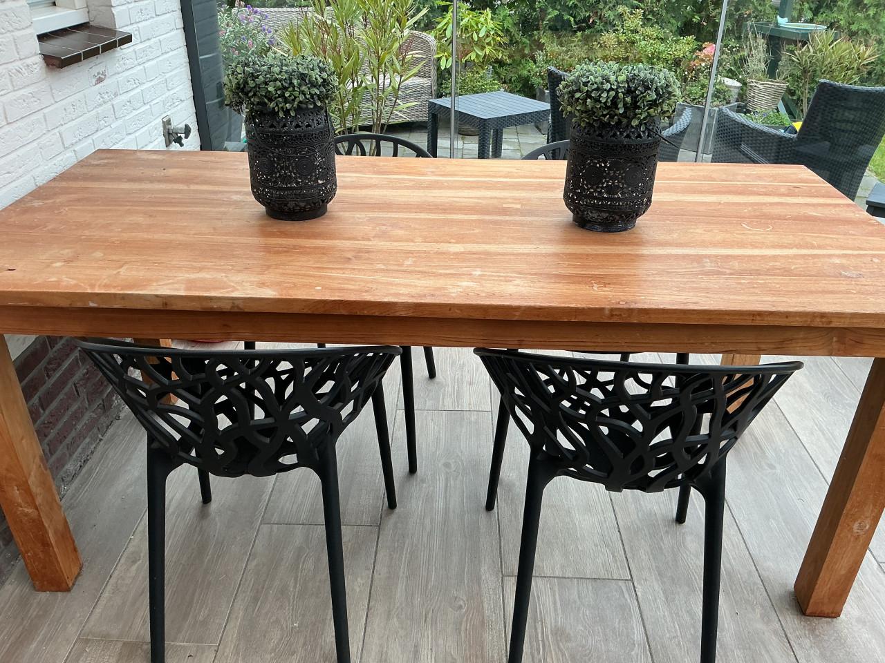 Teakhouten tafel
