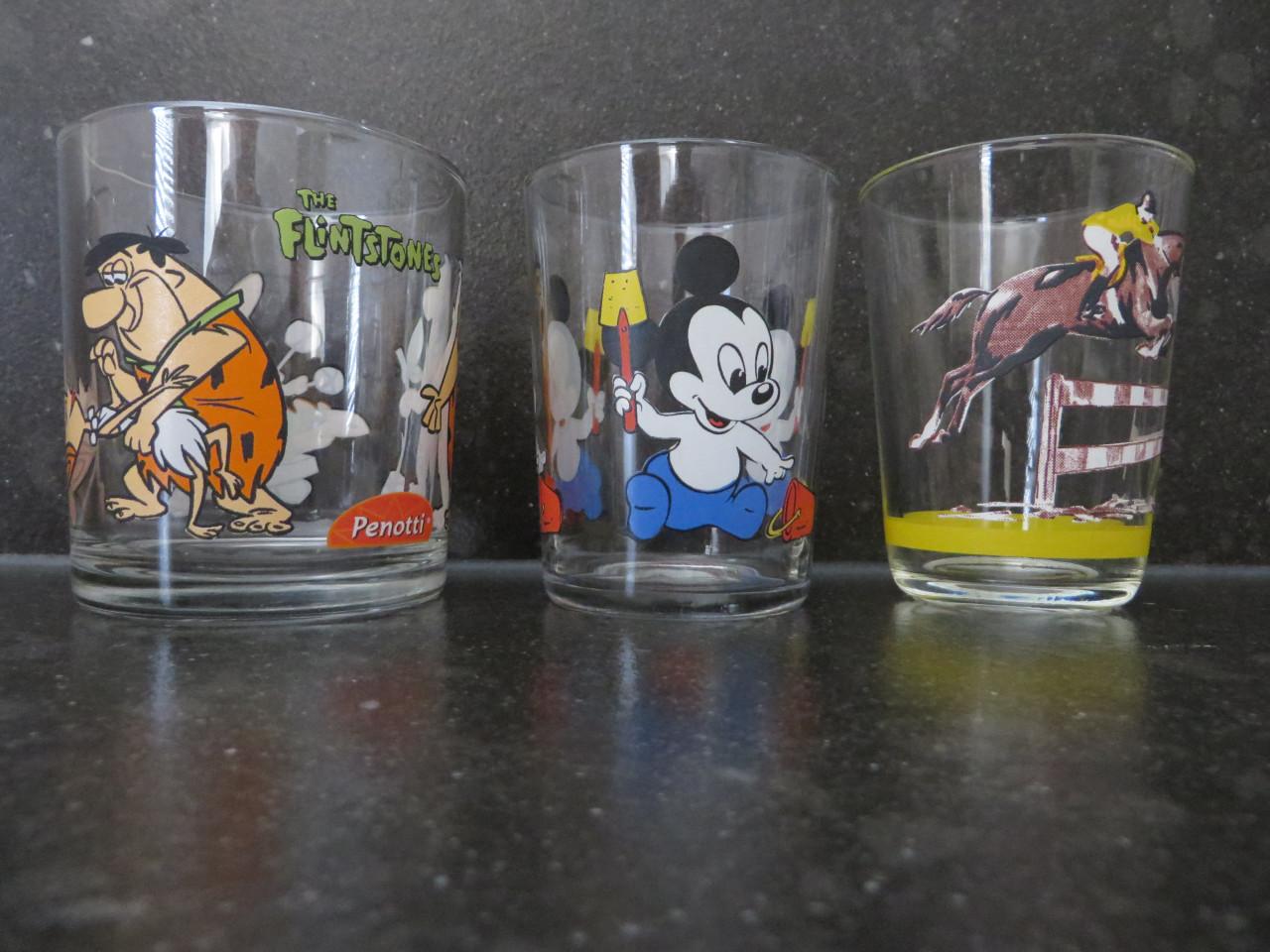 Borden  Glazen  Kop en schotel