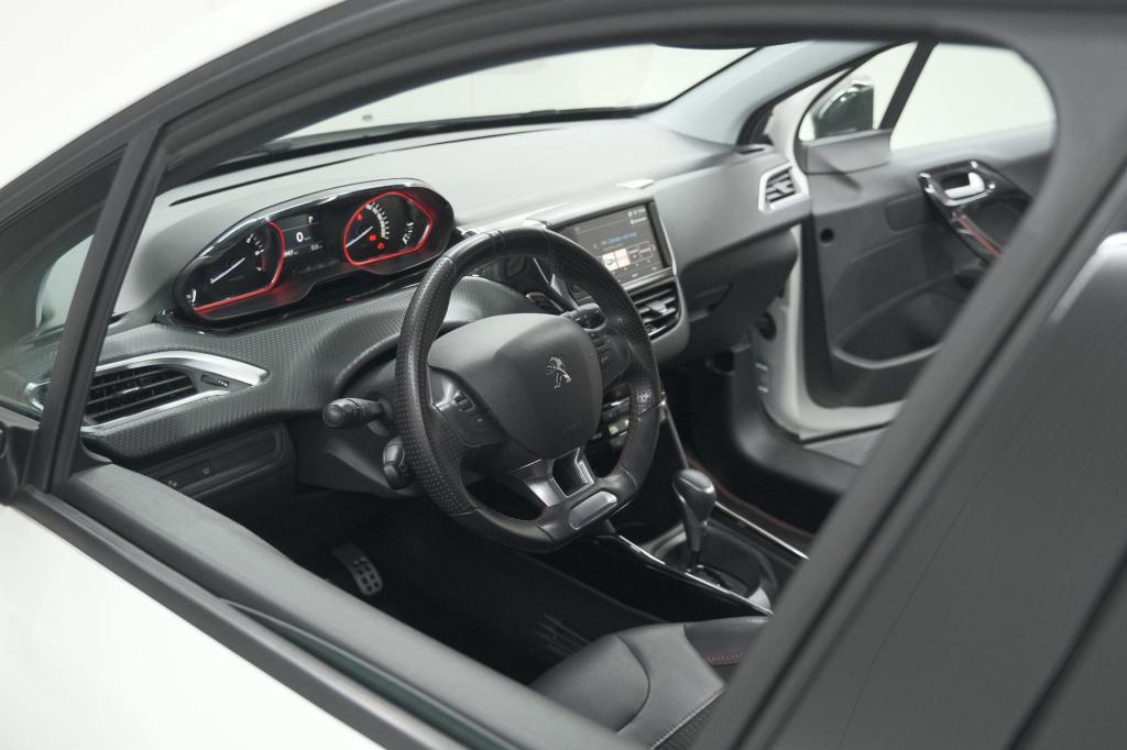 Peugeot 2008 puretech 110 eat6 gt-line | trekhaak | camera | navigatie | pa