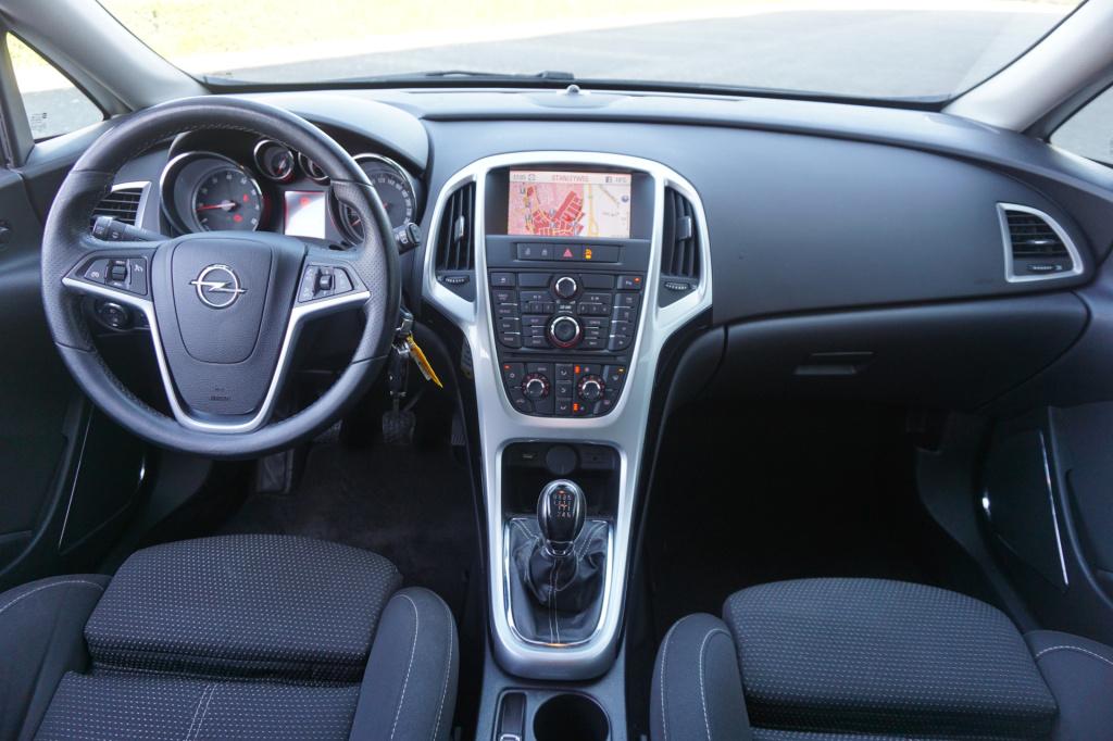 Opel Astra sports tourer 1.4 turbo sport airco / cruise / navi / elektr. ra