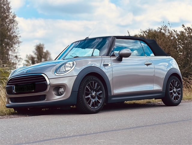 Mooie goed onderhouden Mini cooper cabrio bj2016 km184500