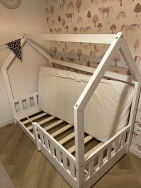 Peuterbed huisje