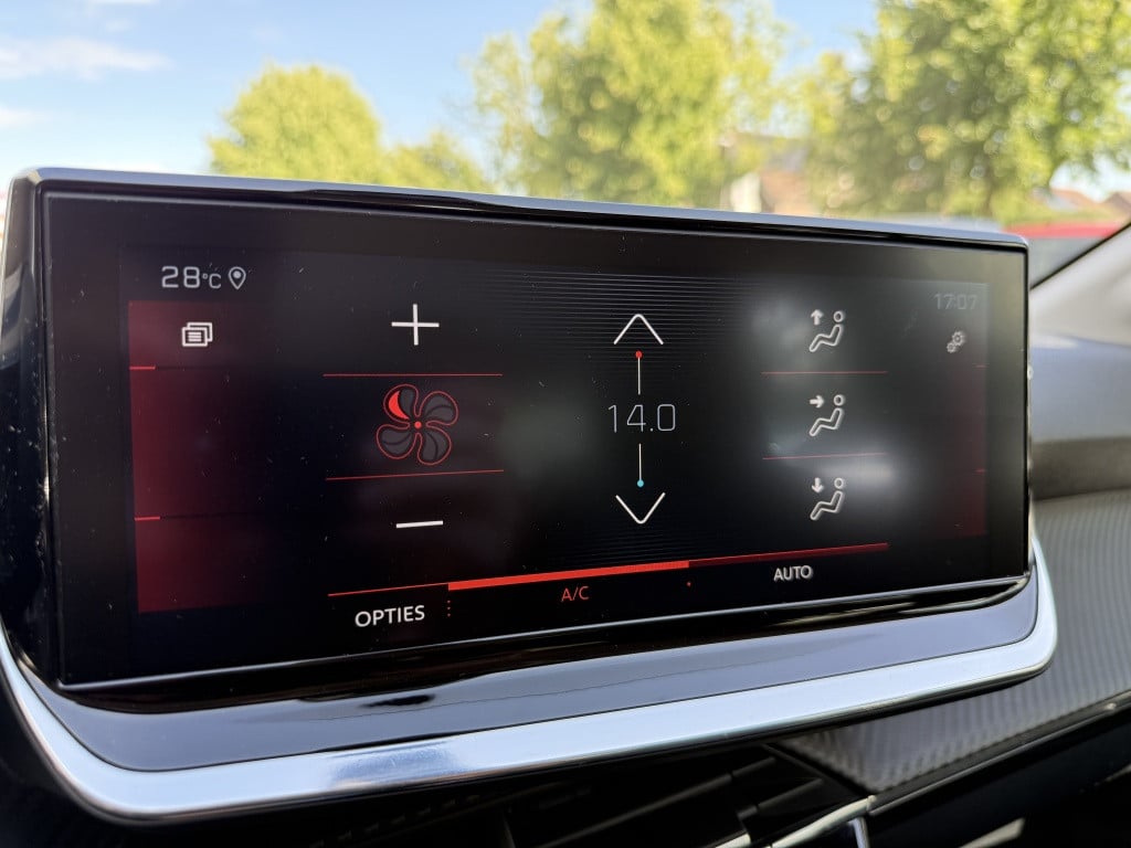 Peugeot 208 1.2 tubo 101pk allure // 3d cockpit //