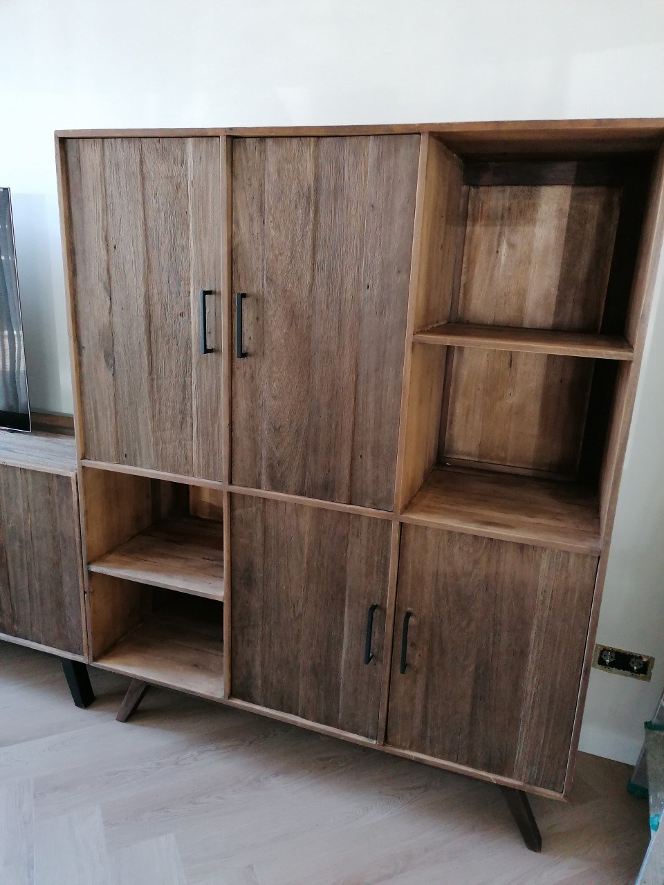 Dressoir en hoge kast