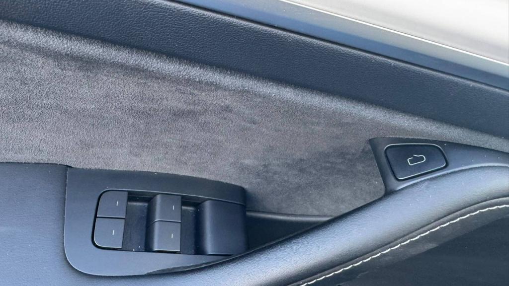 Tesla Model Y rwd 58 kwh