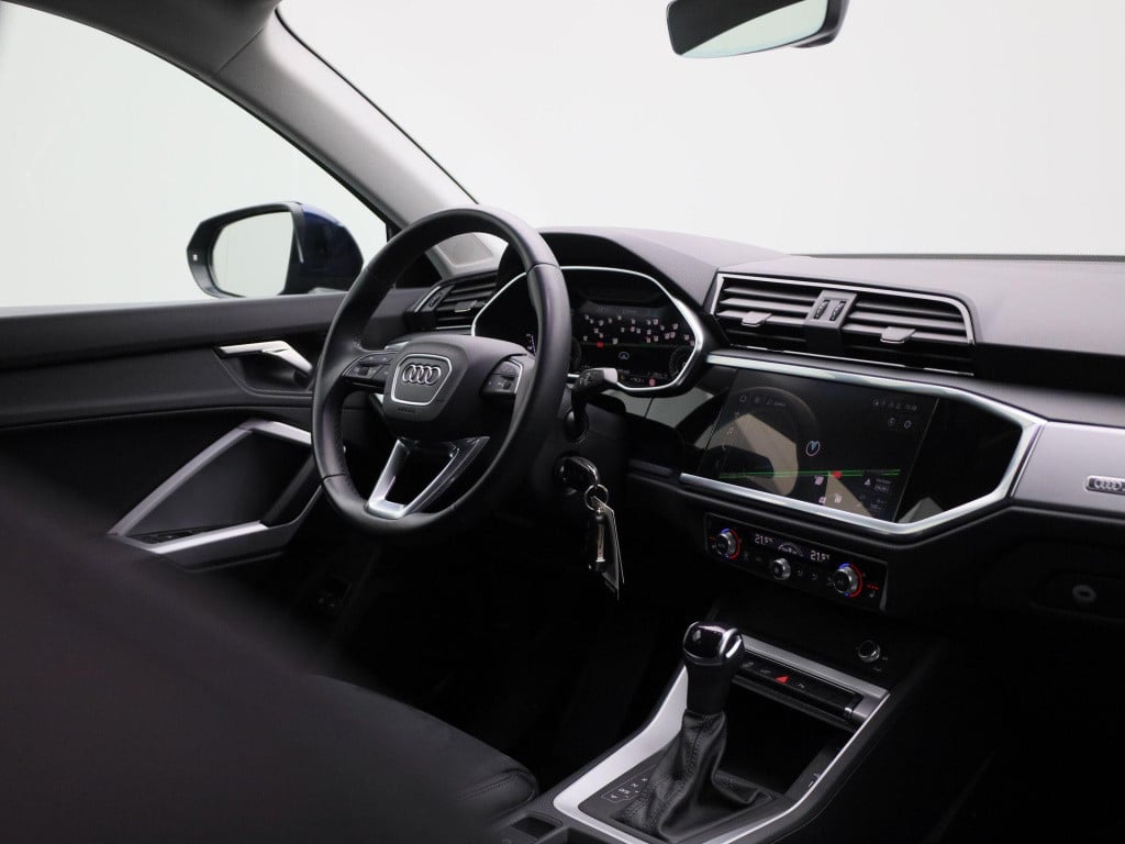 Audi Q3 45 tfsi e s tronic | automaat | lmv | parkeer sensoren | virtual co