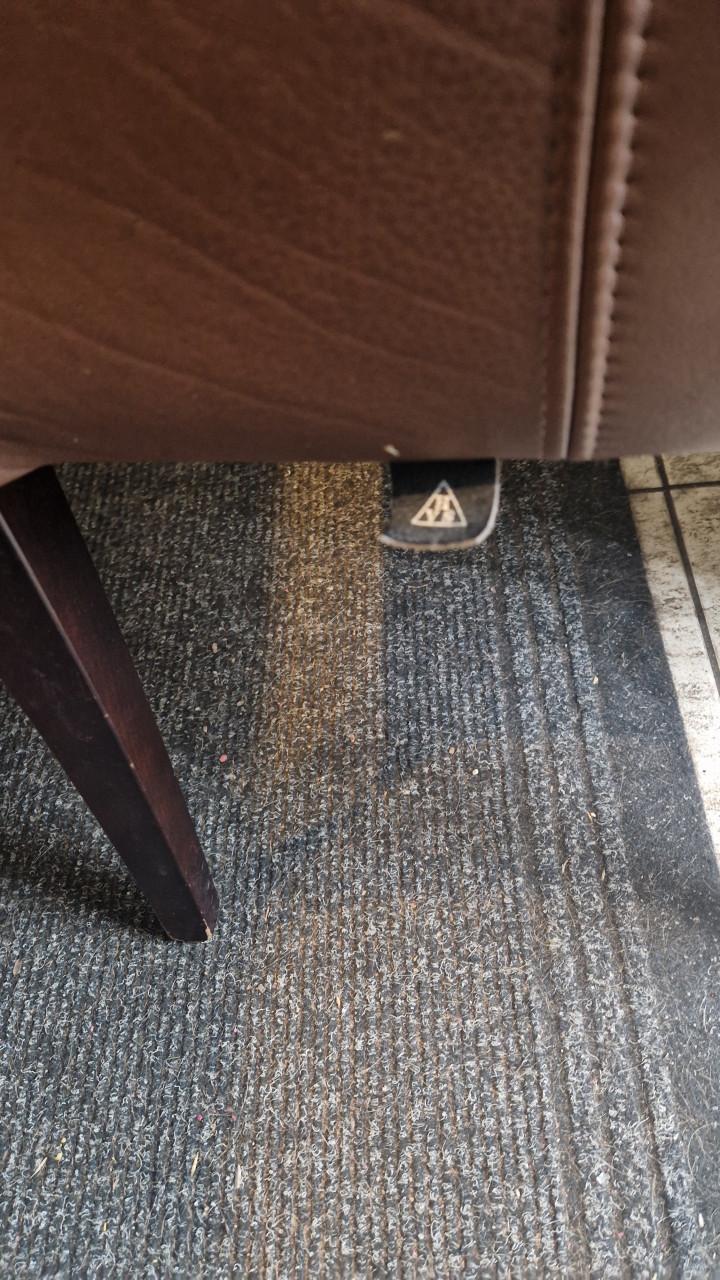 3 leren eetkamer stoelen