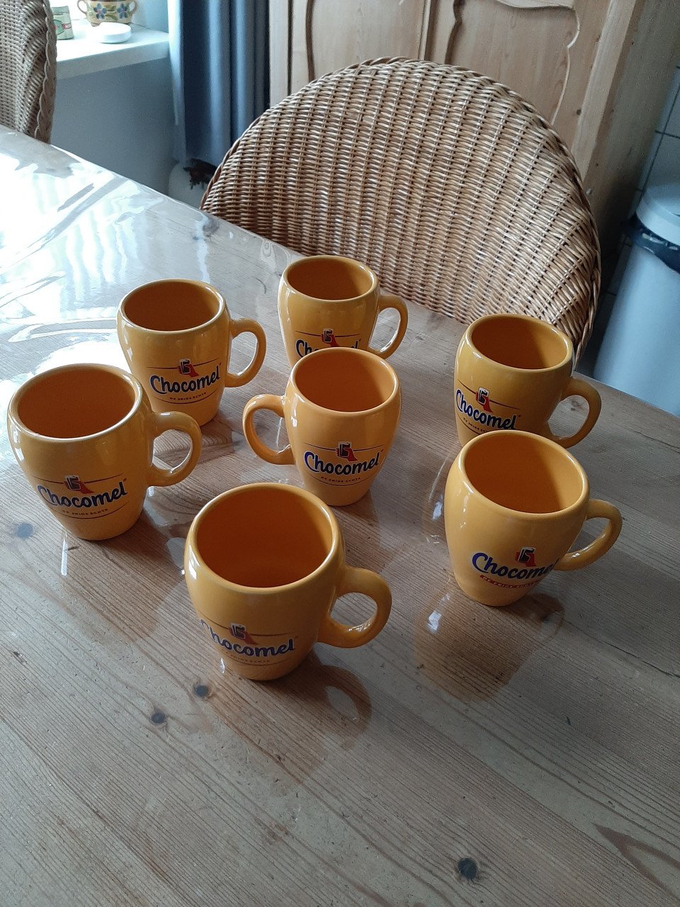 7 ORGINELE  CHOCOMELK MOKKEN - DIA 7,5 CM - HOOGTE 9,5 CM