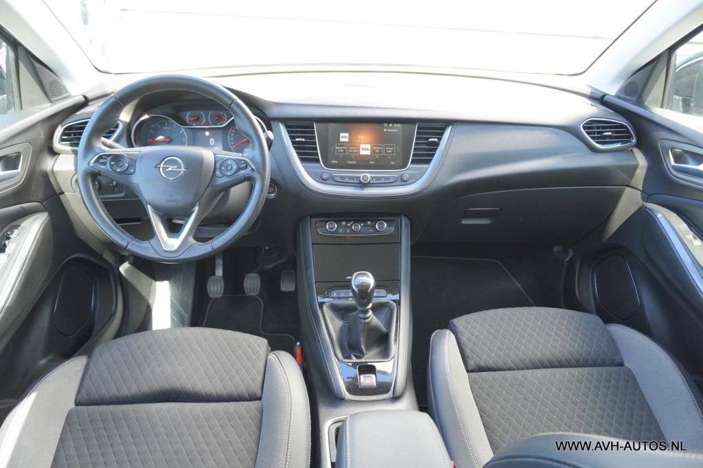 Opel Grandland X 1.2 turbo business executive