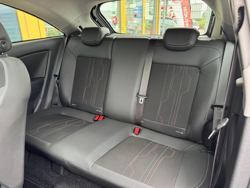 Opel Corsa 1.6-16v t color edit