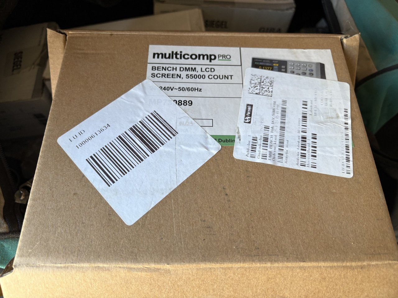 Staande Digitale Multimeter (niet gebruikt)