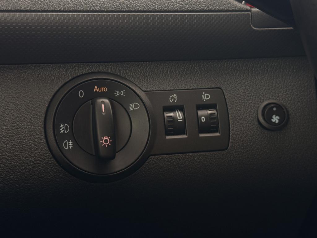 Volkswagen Caddy 1.6 tdi c-edition | cruise | trekhaak | navi | bluetooth |