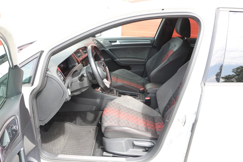 Volkswagen Golf 2.0 tsi gti tcr akrapovic | pano | discover pro