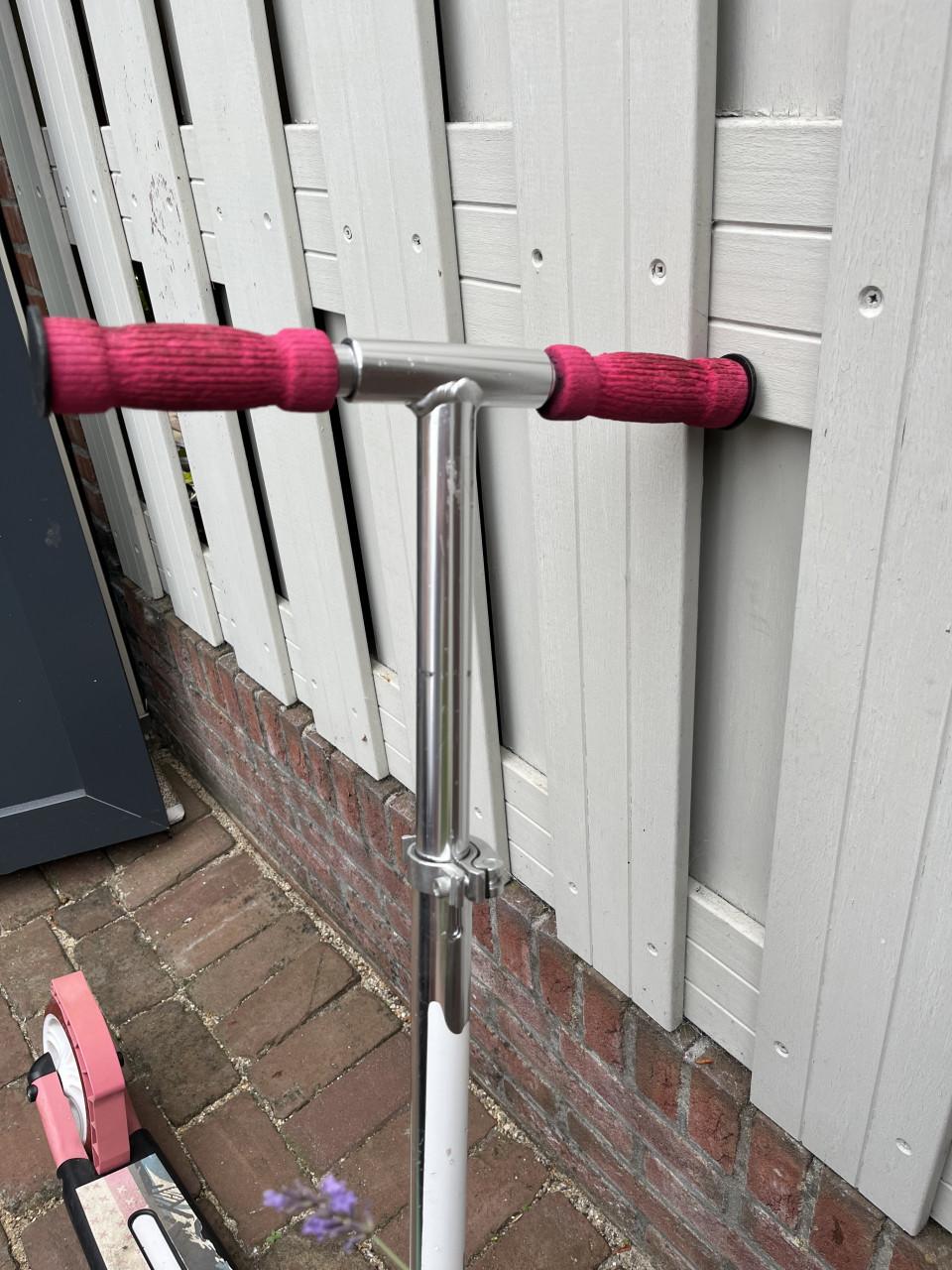 Roze step voor kinderen