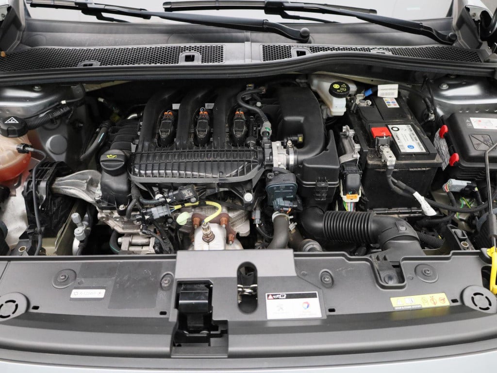 Peugeot 208 1.2 puretech active | apple carplay/android auto | airco | navi