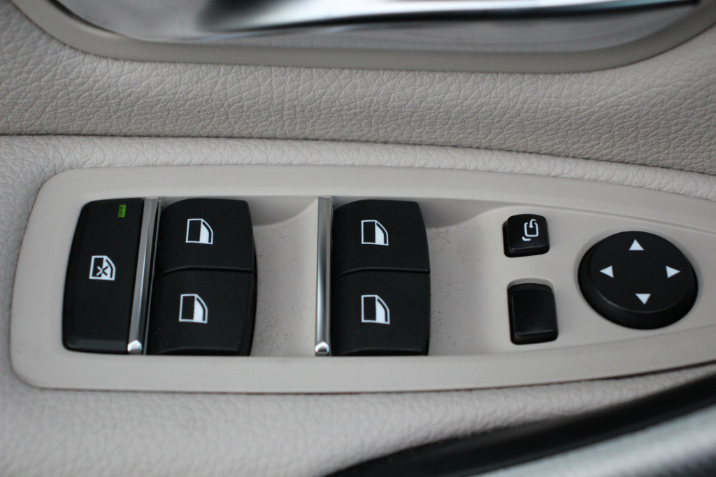 BMW 3-serie 320i xdrive m sport edition | dealer onderhouden