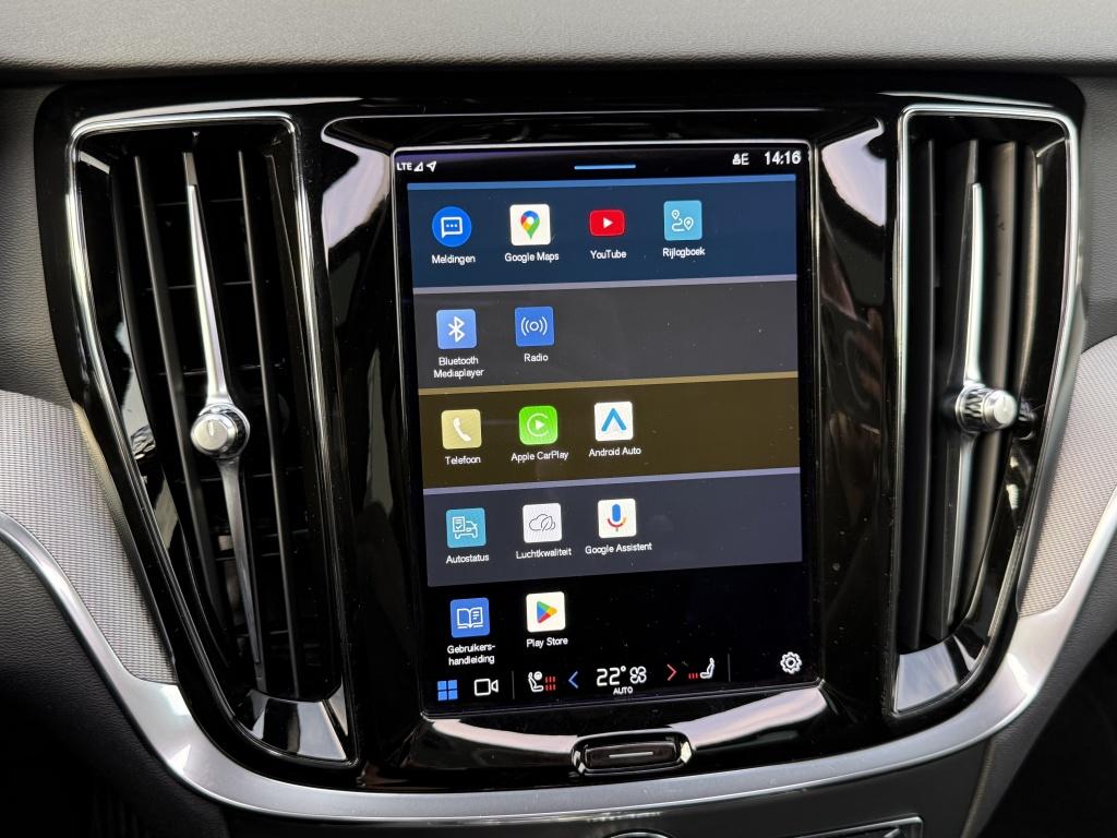 Volvo V60 t6 398pk recharge dark| panodak| adap.cruise| 360camera| trekhaa