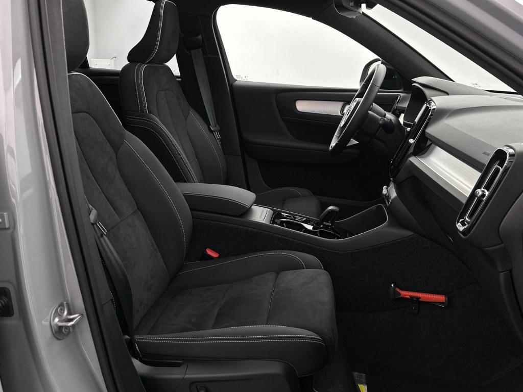 Volvo XC40 2.0 b4 plus black ed