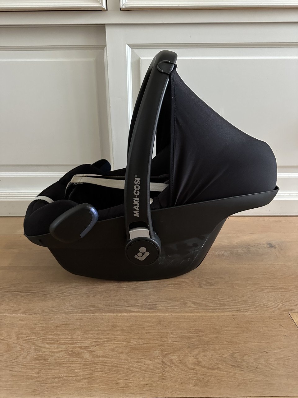 Maxi-Cosi Pebble Pro + FamilyFix3 Isofix base