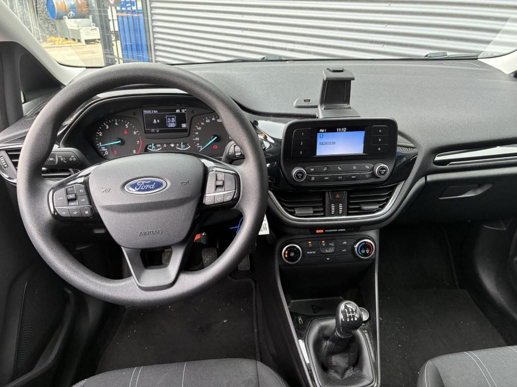 Ford Fiesta 1.1 trend parkeersensoren - cruise control