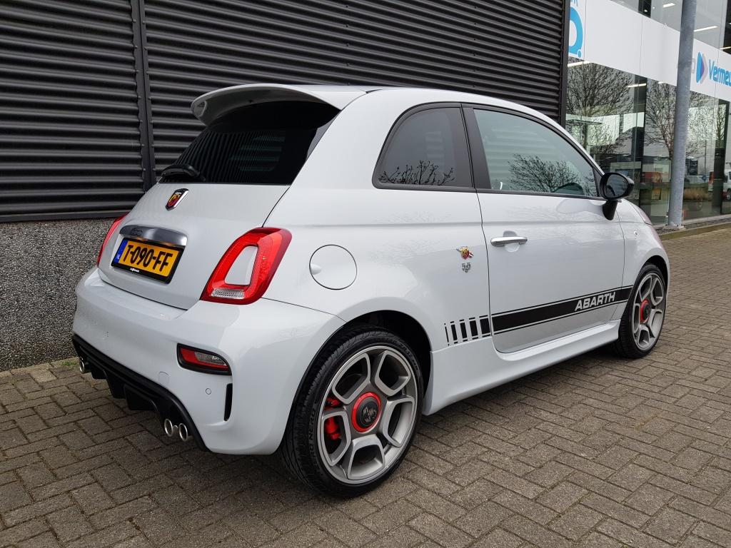 Abarth 500 1.4 t-jet abarth 595 - 145 pk