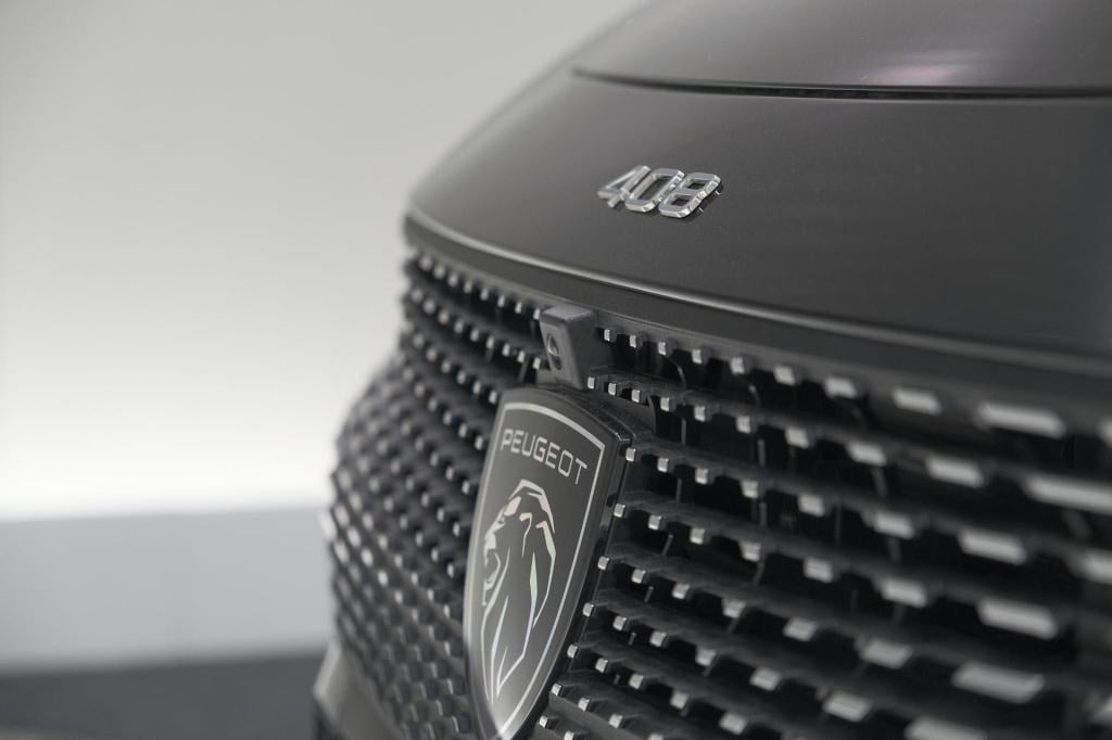 Peugeot 408 hybrid 136 e-dcs6 allure | 360 camera | navigatie | parkeersens