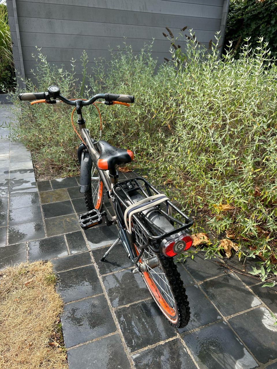 Fiets Loekie booster 20 inch