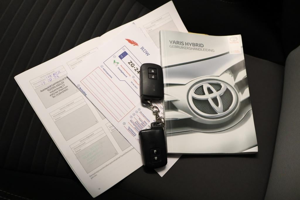 Toyota Yaris 1.5 hybrid dynamic| camera| cruise| climate