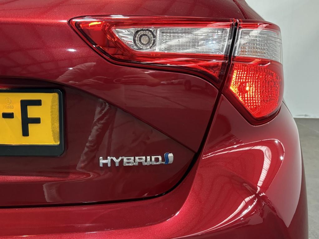 Toyota Yaris 1.5 hybrid aspiration | lage km-stand |