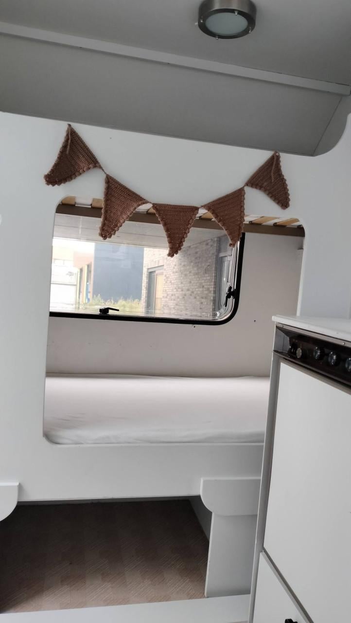 Knaus met stapelbed en prachtige voortent!