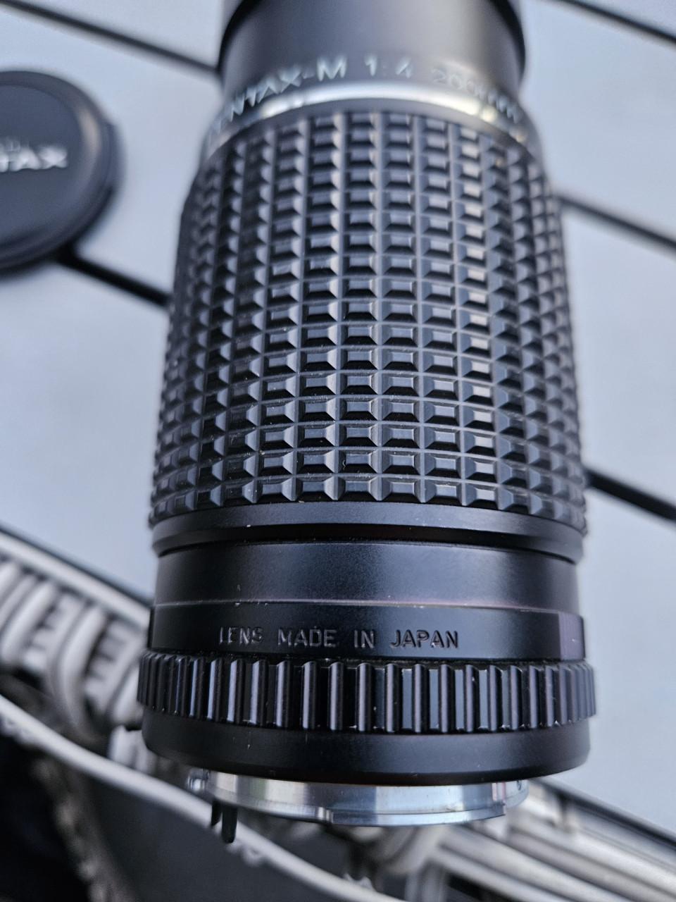 Mooie SMC Pentax-M 1:4 200mm Telelens in zeer nette staat