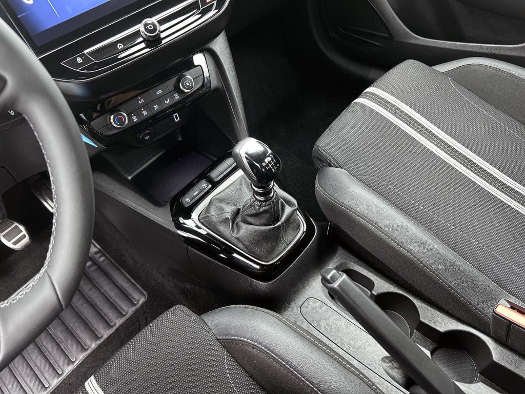 Opel Corsa 1.2 turbo gs | camera | 16" lichtmetalen velgen | apple carplay/