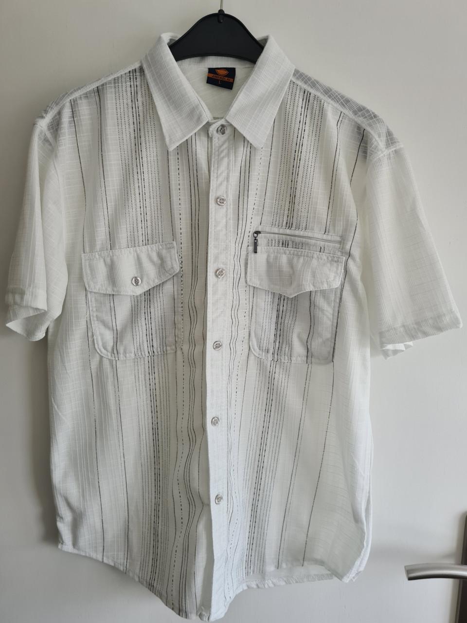 Witte / creme blouse met korte mouwen van JH  Maat L