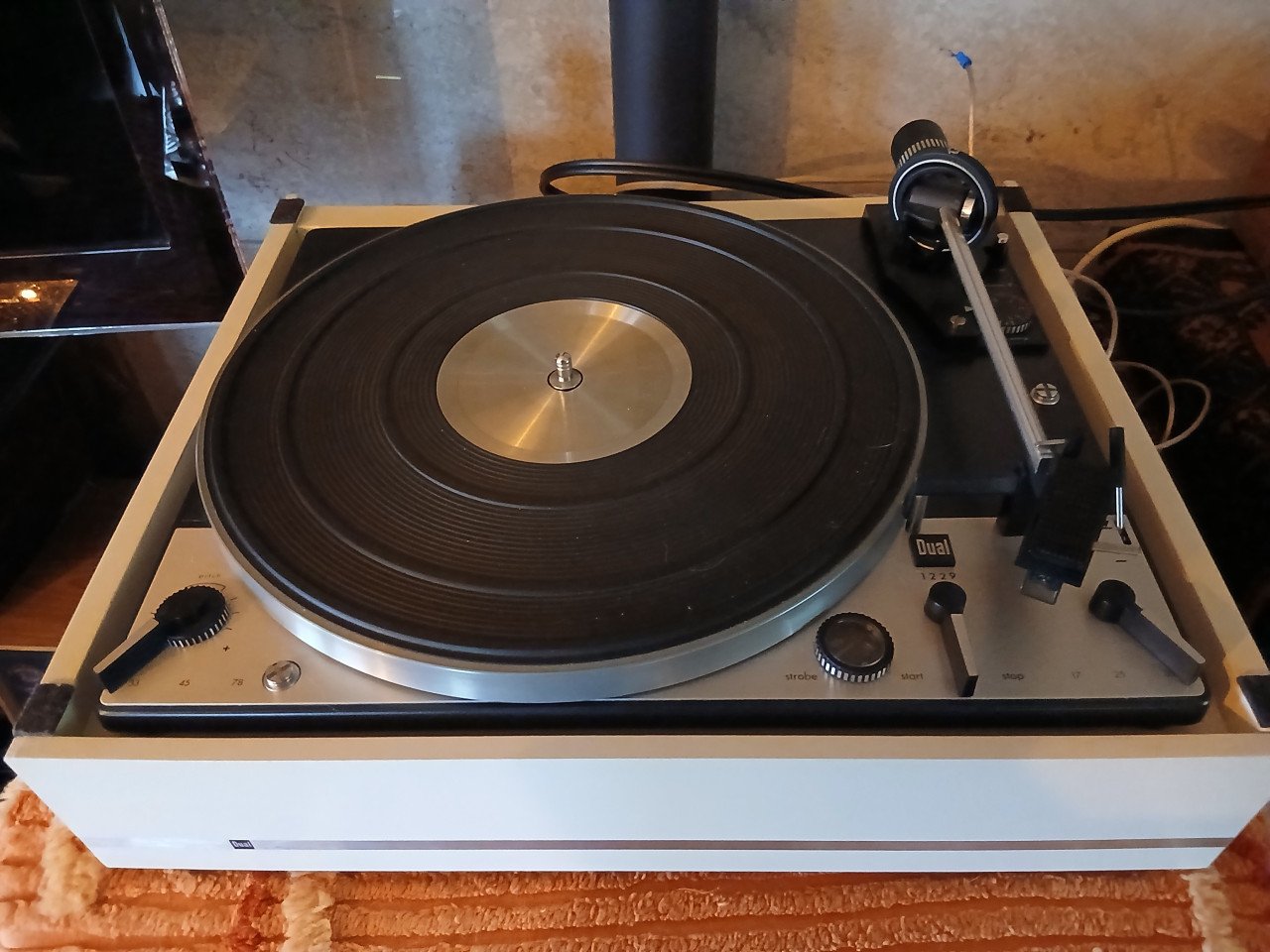 Dual platenspeler