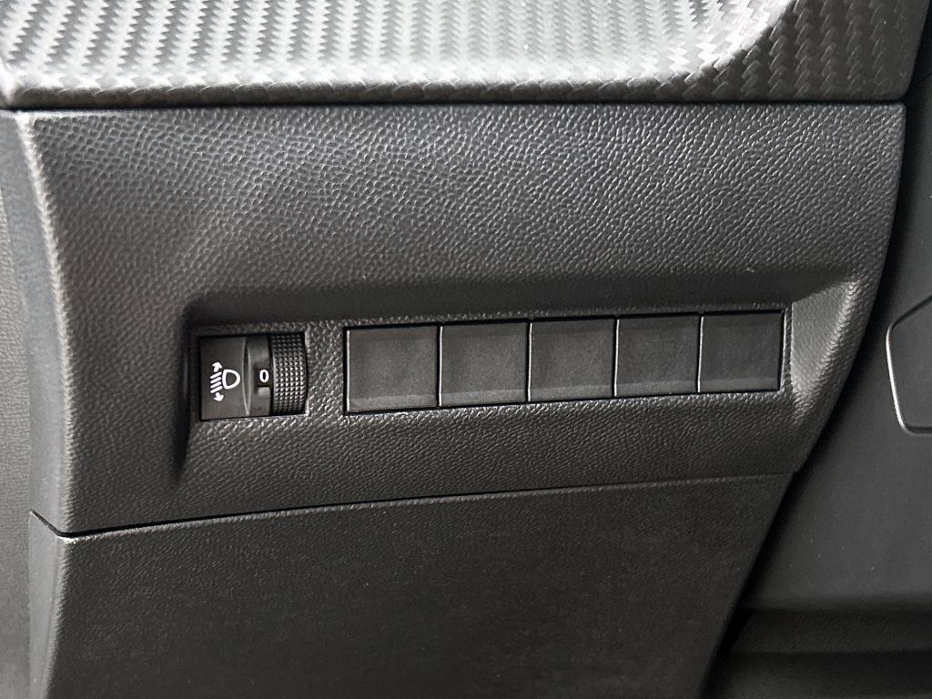 Peugeot 2008 1.2 hybrid 136 allure | rijklaar | 3d cockpit | keyless entry 