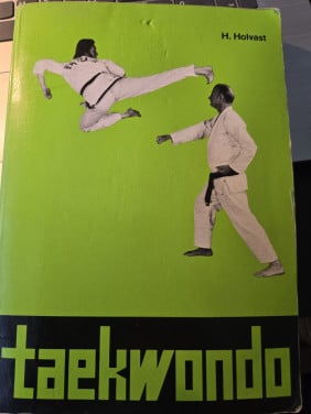Taekwondo Auteur: H. Holvast Taal: Nederlands 207blz.