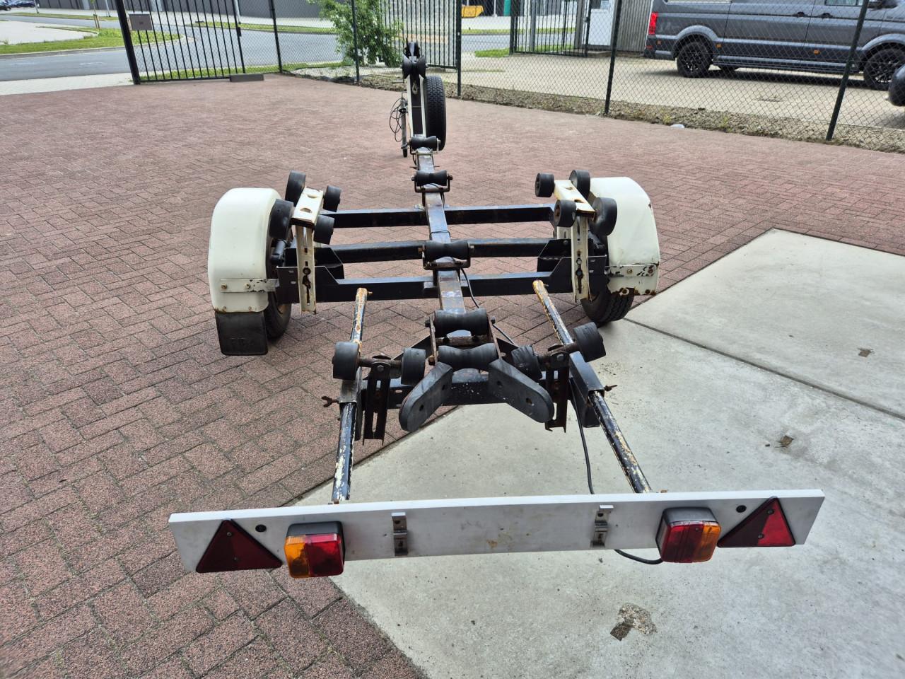 Riba boottrailer 850, wel geremd maar geen kenteken