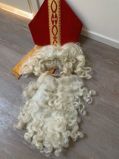 Sinterklaas en Pieten pakken